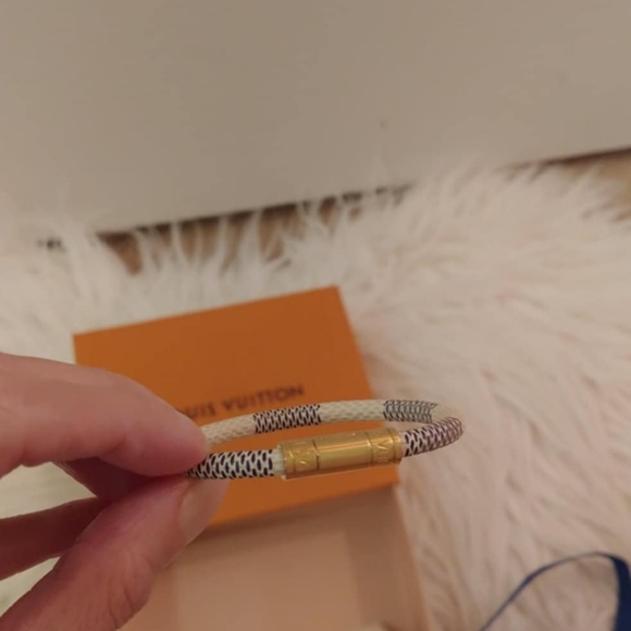 💖FIRM! NWT LOUIS VUITTON DAMIER AZUR BRACELET KEEPIT WHITE M6138F LV (DISCONTIN - Picture 8 of 12